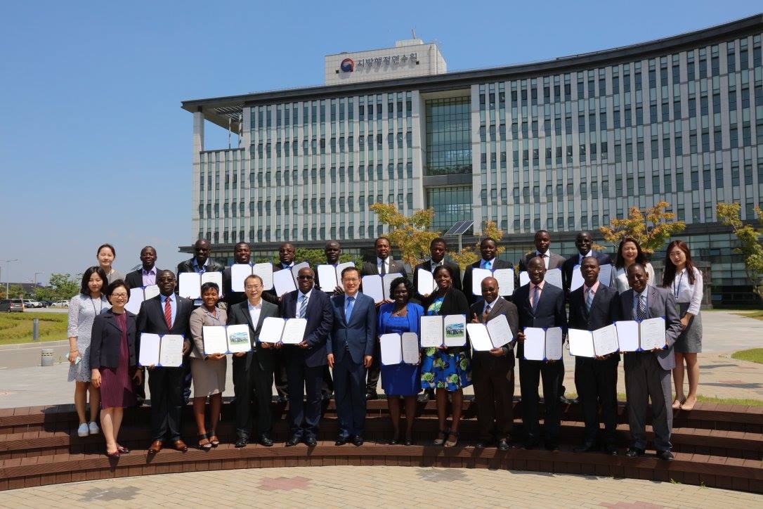 African officials share national development experiences with Korea in local administration 큰 이미지[마우스 클릭 시 창닫기]