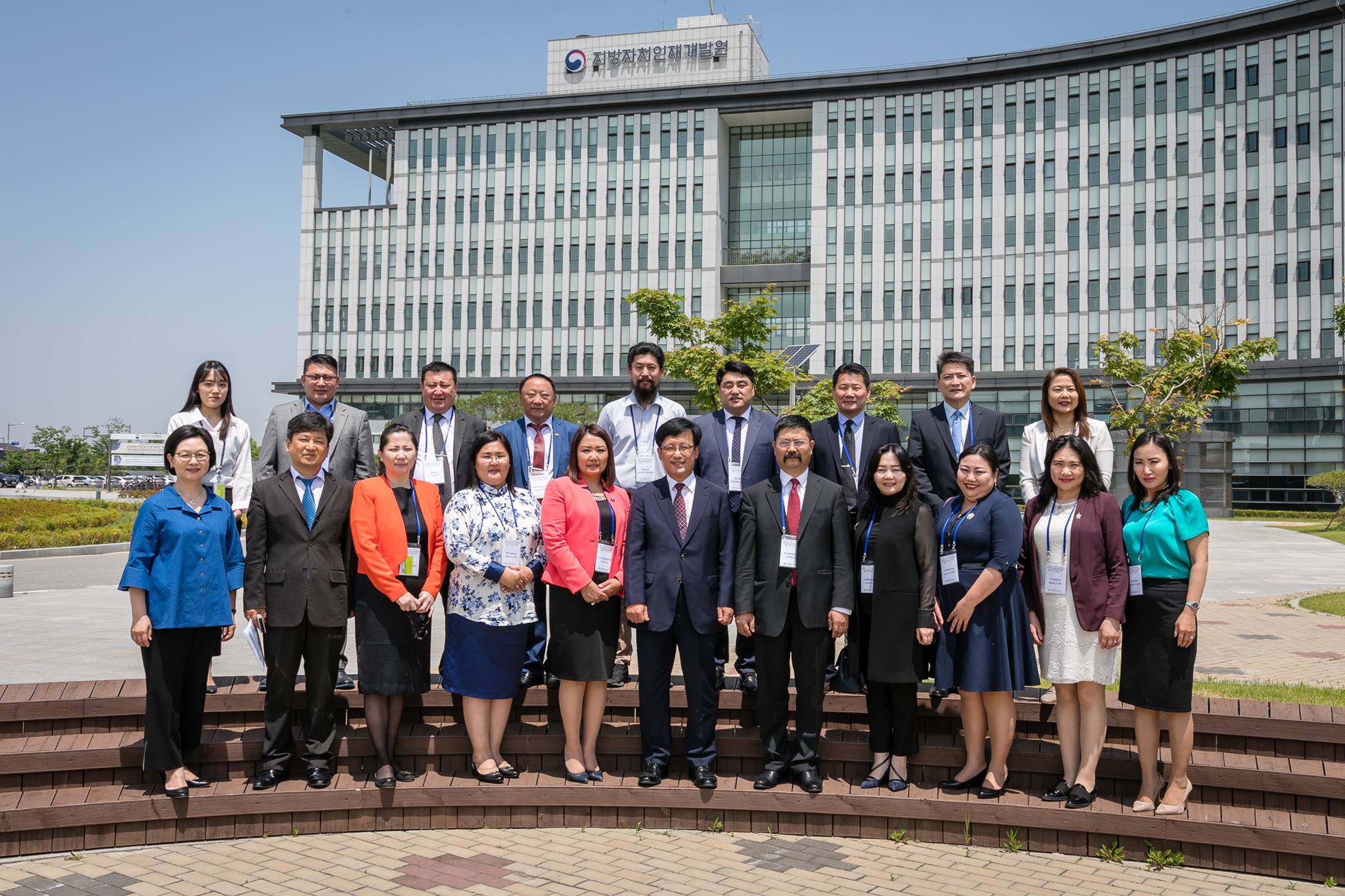 Study visit by Mongolian faculty members and senior officials starts strong