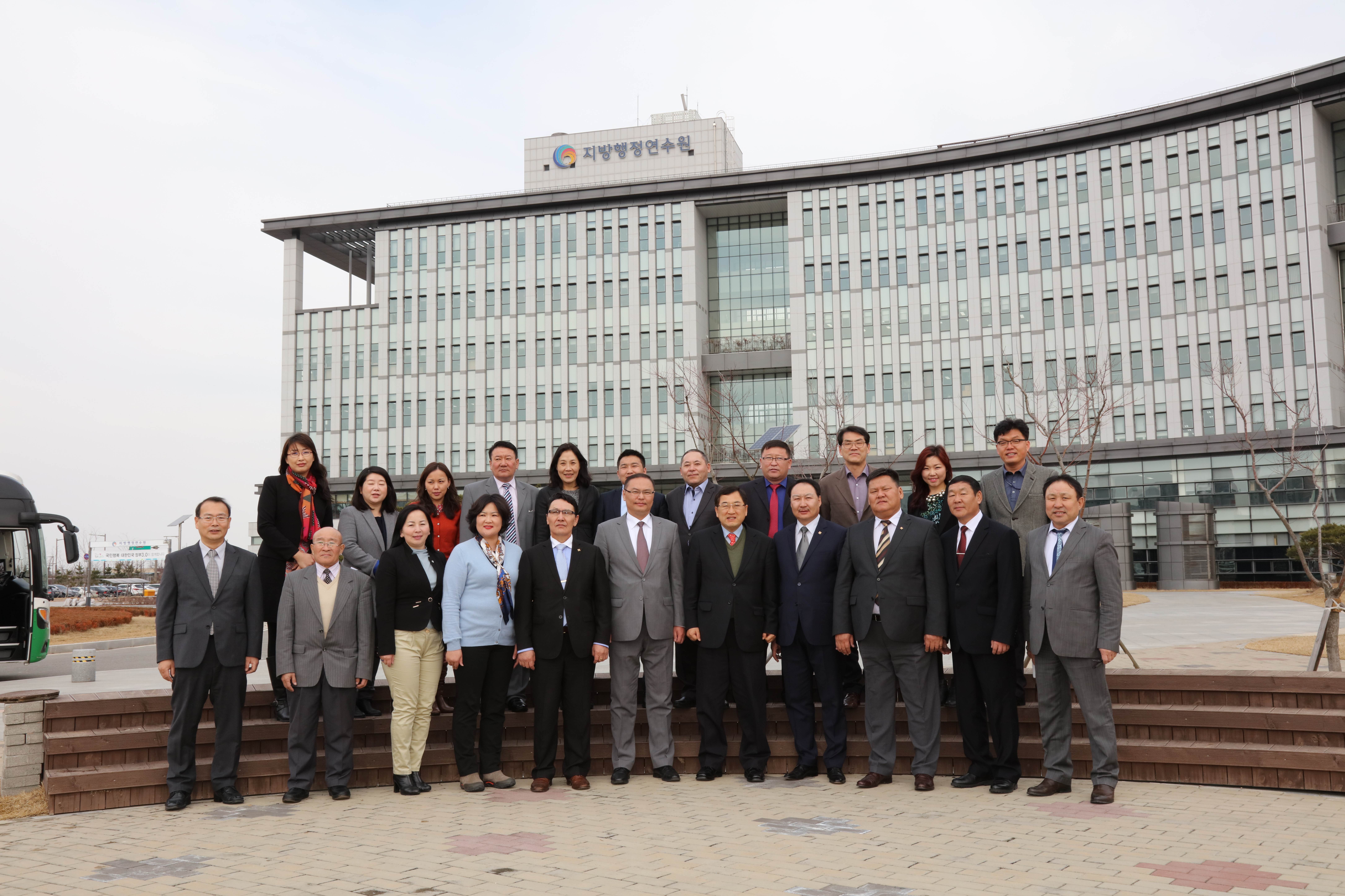 Mongolian delegation makes study visit to benchmark LOGODI
